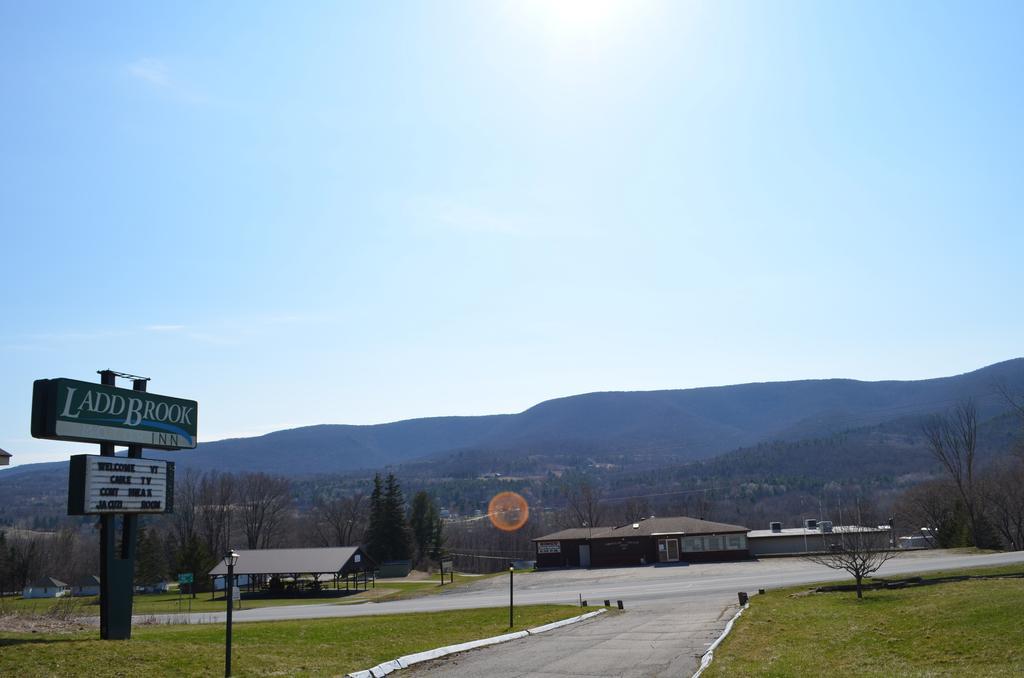 Ladd Brook Inn Pownal Exterior foto
